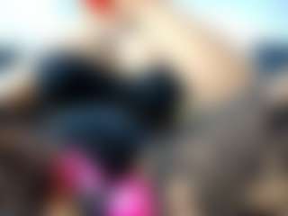 Live cam show with laura-fit - Green Eyes on boobsie.com