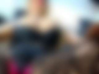 Live cam show with laura-fit - Cumshot on milfzrlive.com