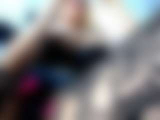 Live cam show with laura-fit - Brown Hair on camwithhim.com