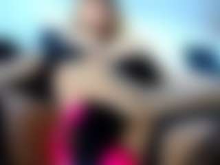 Live cam show with laura-fit - Brown Eyes on Soda Cam