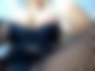 Live cam show with laura-fit - Gray Eyes on Camsoda