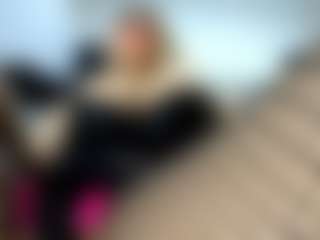Live cam show with laura-fit - Anal Toys on AdultVida.com