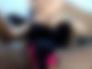 Live cam show with laura-fit - Smoking on Hubzter Live