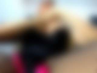 Live cam show with laura-fit - Lean on Milfs Live