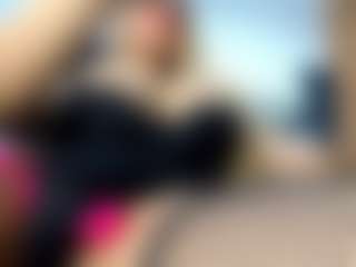 Live cam show with laura-fit - Green Eyes on StripNow