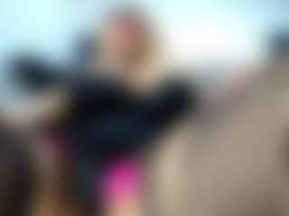Live cam show with laura-fit - No Smoking on Cam Slut
