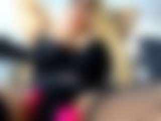 Live cam show with laura-fit - Bbc on CamwithHer