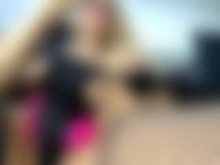 Live cam show with laura-fit - Lean on CamwithHer