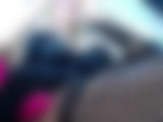 Live cam show with laura-fit - Tease on xplaylive.com