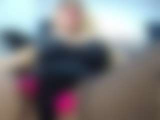 Live cam show with laura-fit - Fake Tits on CamwithHer
