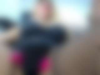 Live cam show with laura-fit - Smoking on Soda Cam