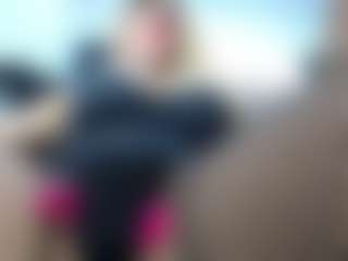 Live cam show with laura-fit - Anal Toys on Soda Cam