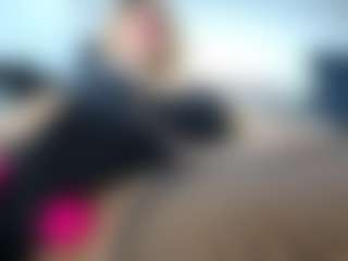 Live cam show with laura-fit - Bbc on CamwithHer