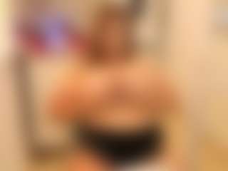 Live cam show with Mya - Brown Eyes Curvy on Streamer API