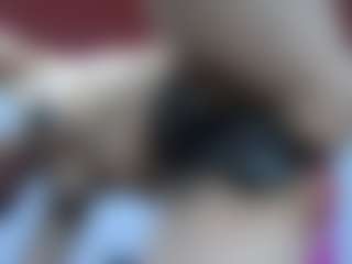Live cam show with lunatamara - Deepthroat on intimatelivegirls.com