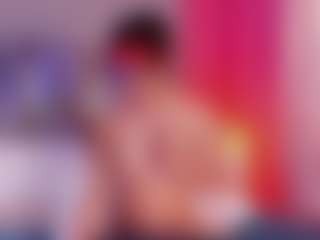 Live cam show with Eloisa - Facial on Soda Cam
