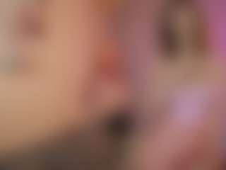 Live cam show with Xonalenei - Glasses on Uber Horny
