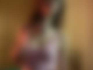 Live cam show with Xonalenei - Moan on Latina Girls