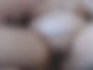 Live cam show with BertieAdeline - Shaved Pussy on AdultVida.com