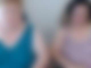 Live cam show with BertieAdeline - Blonde Hair Curvy on StripNow