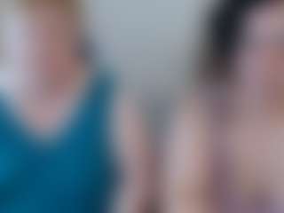 Live cam show with BertieAdeline - Lesbian on Dolls Live