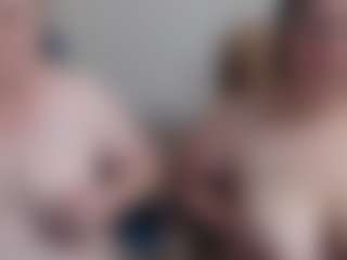Live cam show with BertieAdeline - Eating Pussy on Camsoda