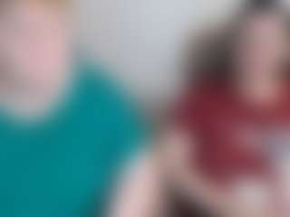 Live cam show with BertieAdeline - Shaved Pussy on xDating