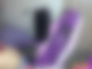 roxxyroxan's Live Sex Cam Show