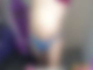 roxxyroxan's Live Sex Cam Show