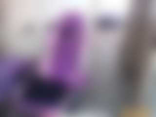 roxxyroxan's Live Sex Cam Show