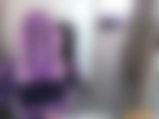 roxxyroxan's Live Sex Cam Show