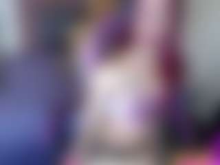 roxxyroxan's Live Sex Cam Show