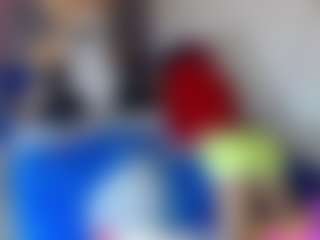 roxxyroxan's Live Sex Cam Show