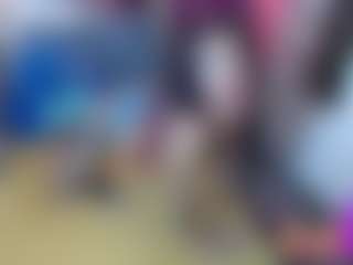 roxxyroxan's Live Sex Cam Show