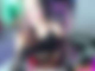 roxxyroxan's Live Sex Cam Show