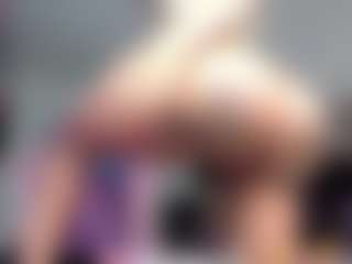 roxxyroxan's Live Sex Cam Show