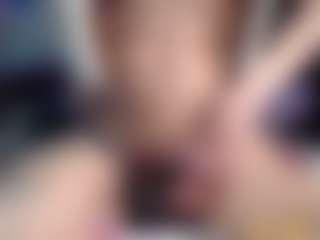 roxxyroxan's Live Sex Cam Show