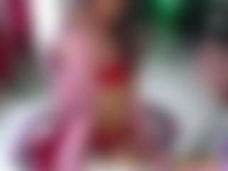 Live cam show with roxxyroxan - Brown Eyes on CamwithHer