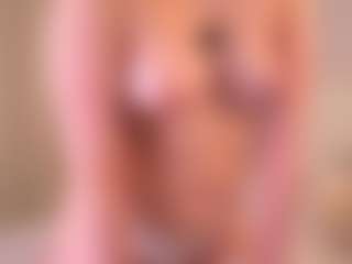 Live cam show with ShantelCroghan - Smoking on fapnchat