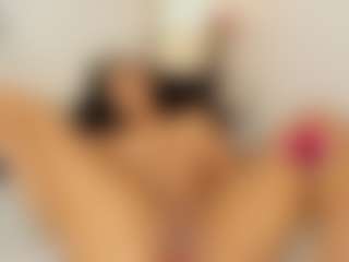 Live cam show with Bellaa-Joness - Wet on mypornchat.com