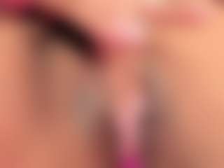Live cam show with Bellaa-Joness - Brown Eyes on Milfs Live