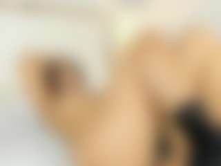 Live cam show with Bellaa-Joness - Ebony on Camsoda | colombia