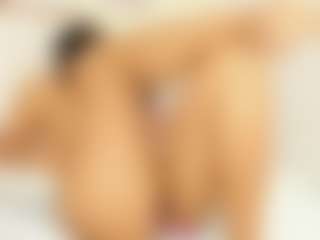 Live cam show with Bellaa-Joness - Black Squirt on Camsoda