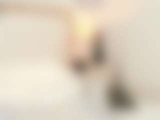 Show en direct avec Bellaa-Joness - Ebony Shaved Pussy sur Camsoda