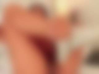 Live cam show with Bellaa-Joness - Strip Black on intimatelivegirls.com