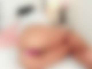 Live cam show with Bellaa-Joness - Ebony Blowjob on AdultVida.com