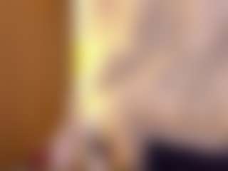 Live cam show with BELLA MUSH - Toys on friskycurves.com