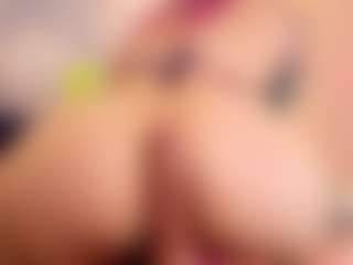 Live cam show with BELLA MUSH - Lush Teen (18+) on CamwithHer