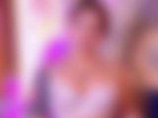 Live cam show with BELLA MUSH - Shaved Pussy on milfzrlive.com