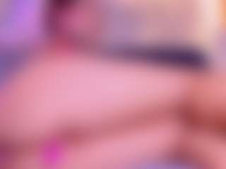 Live cam show with BELLA MUSH - Deepthroat on LiveSexCams6